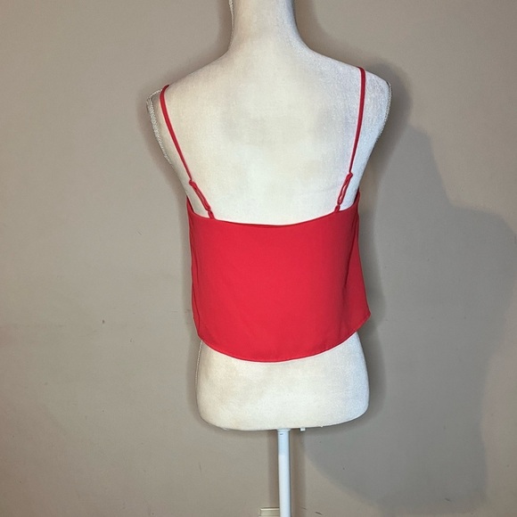 ⭐️Express Spaghetti Strap Crop Top - Picture 4 of 7